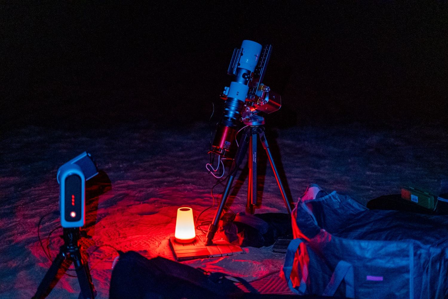 Guided astronomy and stargazing session under the stars at Al Quaa near Abu Dhabi